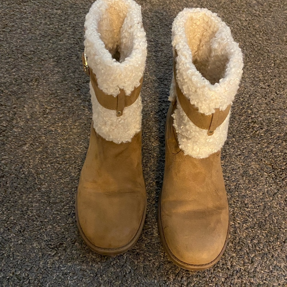 Fall/Winter GUESS BOOTS